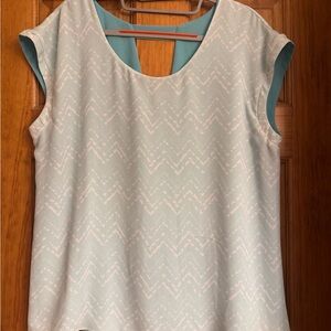 Reversible Teal/Light Teal with White Chevron Pattern Cap-Sleeve Women's Blouse
